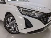 Usado Hyundai i20 101 CV (74 kW) 2025 Blanco Utilitario