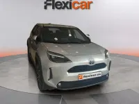 Usado Toyota Yaris Active 116 CV (85 kW) 2024 Gris Utilitario
