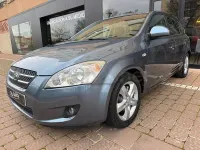 Usado Kia Ceed 90 CV (66 kW) 2007 Azul Utilitario