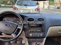 Usado Ford Focus Ghia 109 CV (80 kW) 2005 Negro Berlina