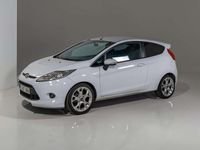 Usado Ford Fiesta Sport 90 CV (66 kW) 2009 Blanco Utilitario