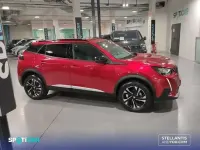 Usado Peugeot 2008 Allure 130 CV (95 kW) 2022 Rojo SUV