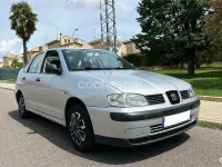Usado Seat Cordoba 75 CV (55 kW) 2002 Gris / plata Berlina