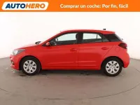 Usado Hyundai i20 75 CV (55 kW) 2018 Rojo Berlina