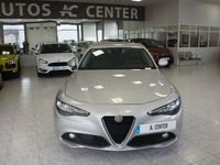 Usado Alfa Romeo Giulia Executive 180 CV (132 kW) 2018 Gris / plata Berlina