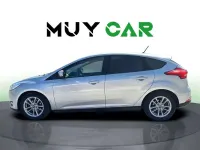 Usado Ford Focus Trend+ 125 CV (91 kW) 2018 Gris Utilitario