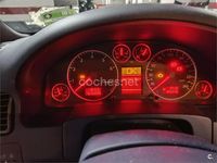 Usado Audi A6 165 CV (121 kW) 2002 Gris / plata Berlina