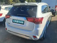 Usado Mitsubishi Outlander P-HEV Motion 224 CV (164 kW) 2020 Blanco SUV