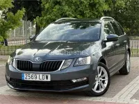 Usado Skoda Octavia Style 115 CV (84 kW) 2020 Gris / plata Berlina
