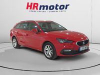 Usado Seat Leon Style 117 CV (86 kW) 2022 Rojo Familiar