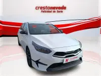 Usado Kia Ceed Style 101 CV (74 kW) 2025 Blanco Utilitario