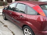 Usado Ford Focus Trend 100 CV (73 kW) 1998 Granate Berlina