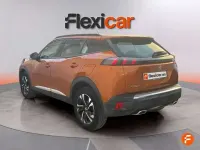 Usado Peugeot 2008 Allure 131 CV (96 kW) 2020 Naranja SUV