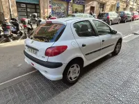 Usado Peugeot 206 110 CV (80 kW) 2001 Blanco Berlina