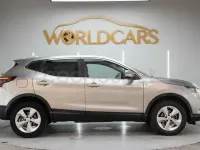 Usado Nissan Qashqai Acenta 115 CV (84 kW) 2018 Gris / plata SUV