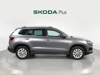 Usado Skoda Karoq Ambition 150 CV (110 kW) 2022 Gris SUV