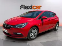 Usado Opel Astra Selective 110 CV (80 kW) 2018 Rojo Berlina