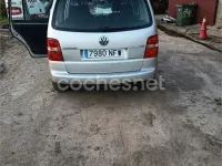 Begagnad VW Touran 105 HK (77 kW) 2006 Grå Minibuss