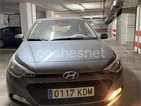 Usado Hyundai i20 GO! 84 CV (61 kW) 2017 Gris / plata Berlina