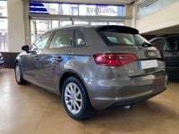 Usado Audi A3 Attraction 110 CV (80 kW) 2014 Marrón Berlina