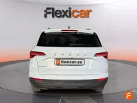 Usado Skoda Karoq Ambition 116 CV (85 kW) 2023 Blanco SUV