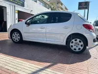 Usado Peugeot 207 68 CV (50 kW) 2013 Blanco Berlina