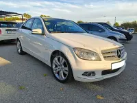 Usado Mercedes C200 Avantgarde 136 CV (100 kW) 2010 Blanco Berlina