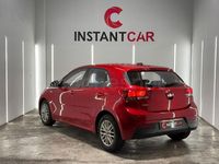 Usado Kia Rio 84 CV (61 kW) 2022 Rojo Berlina