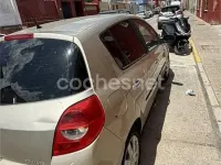 Begagnad Renault Clio II Authentique 75 HK (55 kW) 2007 Beige Sedan