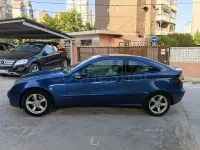 Usado Mercedes C180 143 CV (105 kW) 2004 Azul Berlina