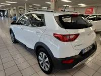 Usado Kia Stonic 84 CV (61 kW) 2023 Blanco SUV