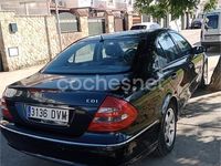 Usado Mercedes E270 Avantgarde 170 CV (125 kW) 2002 Negro Berlina