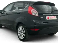 Usado Ford Fiesta Trend 101 CV (74 kW) 2016 Negro Utilitario