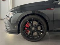 Usado VW Golf VIII GTI 300 CV (220 kW) 2023 Gris Utilitario