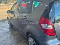 Usado Mercedes A180 Elegance 116 CV (85 kW) 2012 Gris / plata Monovolumen