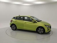 Usado Hyundai i20 101 CV (74 kW) 2024 Verde Utilitario