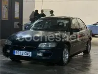 Usado Opel Omega 130 CV (95 kW) 1997 Verde Berlina