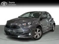 Usado Toyota Yaris Hybrid Active 116 CV (85 kW) 2025 Gris / plata Berlina