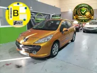 Usado Peugeot 207 90 CV (66 kW) 2007 Marrón Berlina