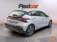 Usado Hyundai i20 84 CV (61 kW) 2024 Gris Utilitario