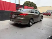 Usado Hyundai i40 116 CV (85 kW) 2013 Beige Berlina