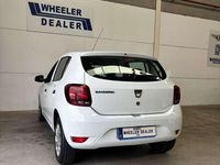 Usado Dacia Sandero Acces 75 CV (55 kW) 2019 Blanco Utilitario