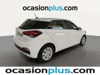 Usado Hyundai i20 75 CV (55 kW) 2019 Blanco Utilitario
