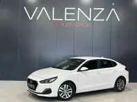 Usado Hyundai i30 120 CV (88 kW) 2018 Blanco Berlina