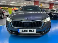 Usado Skoda Octavia Style 150 CV (110 kW) 2023 Gris Familiar