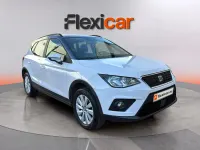 Usado Seat Arona Ecomotive 95 CV (69 kW) 2018 Gris SUV