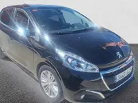 Usado Peugeot 208 Signature Sky 82 CV (60 kW) 2019 Utilitario
