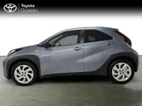 Usado Toyota Aygo X Play 72 CV (52 kW) 2025 Azul SUV