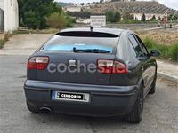 Usado Seat Leon 110 CV (80 kW) 2001 Gris / plata Berlina