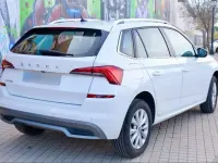 Usado Skoda Kamiq Active 110 CV (80 kW) 2021 Blanco SUV